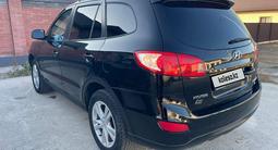 Hyundai Santa Fe 2010 года за 6 700 000 тг. в Атырау – фото 2