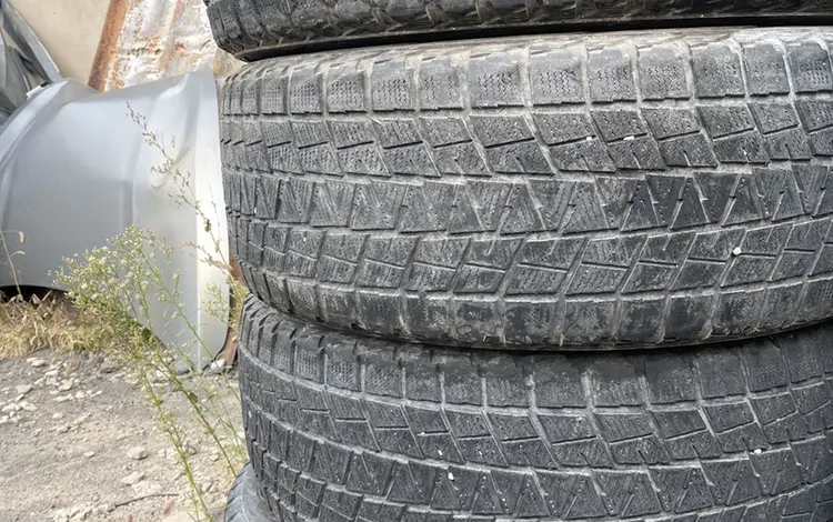 Зимние шины Bridgestone BLIZZAK за 65 000 тг. в Алматы