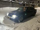 Mercedes-Benz C 200 1998 годаfor2 700 000 тг. в Караганда