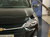 Chevrolet Onix 2025 года за 6 990 000 тг. в Тараз – фото 2