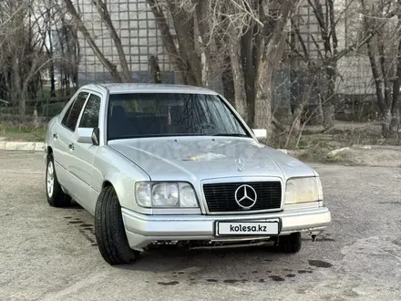 Mercedes-Benz E 220 1994 года за 1 850 000 тг. в Караганда – фото 10