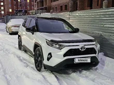 Toyota RAV4 2021 года за 17 000 000 тг. в Астана