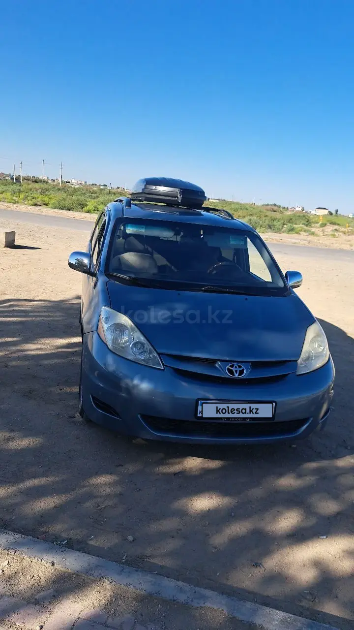 Toyota Sienna, 2008