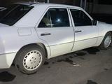 Mercedes-Benz E 260 1991 годаfor1 500 000 тг. в Алматы