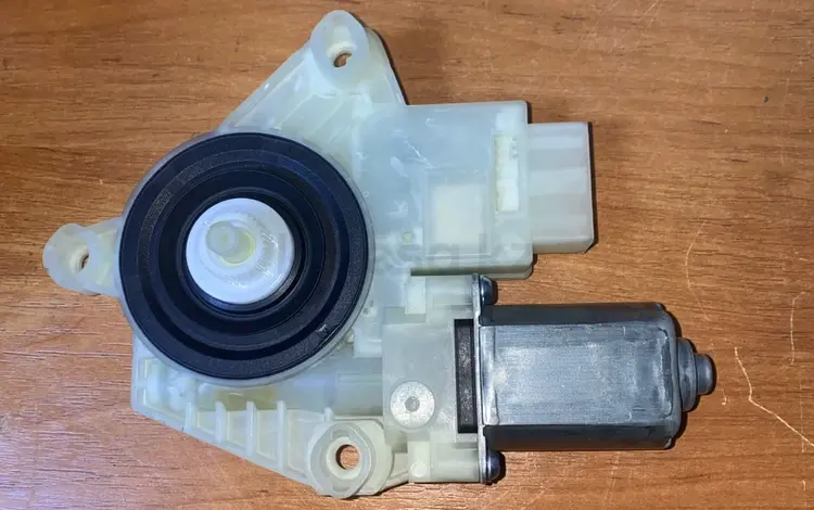 Моторчик стеклоподъемника передний 6V1959801C за 36 000 тг. в Астана