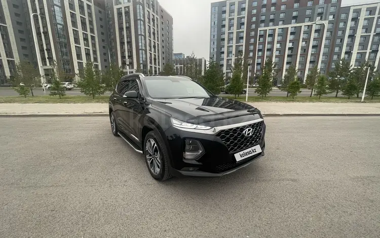Hyundai Santa Fe 2020 годаfor14 500 000 тг. в Астана