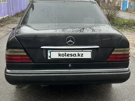 Mercedes-Benz E 280 1991 года за 2 200 000 тг. в Састобе – фото 3