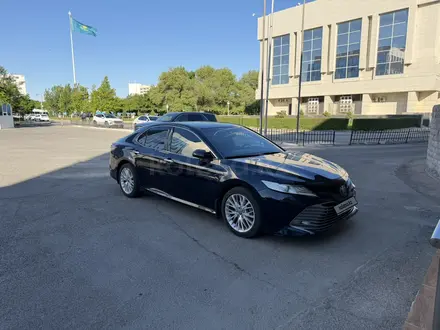 Toyota Camry 2018 года за 13 500 000 тг. в Актау