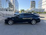 Toyota Camry 2018 года за 13 500 000 тг. в Актау – фото 3