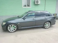 Lexus is-300, 2001