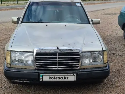 Mercedes-Benz E 200 1992 года за 800 000 тг. в Экибастуз