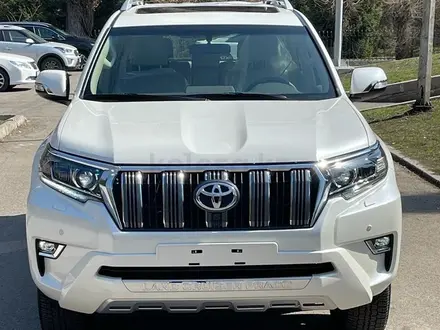 Toyota Land Cruiser Prado 2022 года за 38 000 000 тг. в Алматы – фото 2