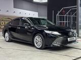 Toyota Camry 2019 года за 15 500 000 тг. в Шымкент – фото 2