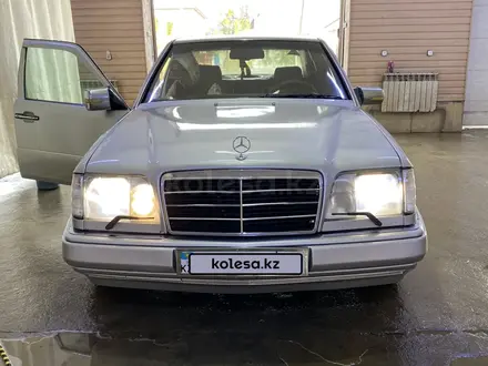 Mercedes-Benz E 280 1993 года за 2 200 000 тг. в Кызылорда – фото 7