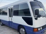 Toyota  Coaster 2009 года за 11 000 000 тг. в Атырау – фото 2