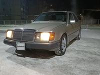 Mercedes-Benz E 200 1990 года за 780 000 тг. в Караганда