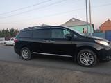 Toyota Sienna 2015 года за 7 500 000 тг. в Атырау – фото 3