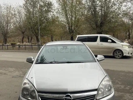 Opel Astra 2012 года за 3 400 000 тг. в Актобе – фото 2