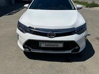 Toyota Camry 2017 года за 13 800 000 тг. в Атырау