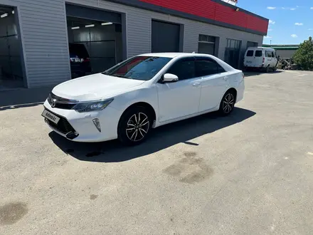 Toyota Camry 2017 года за 13 800 000 тг. в Атырау – фото 5