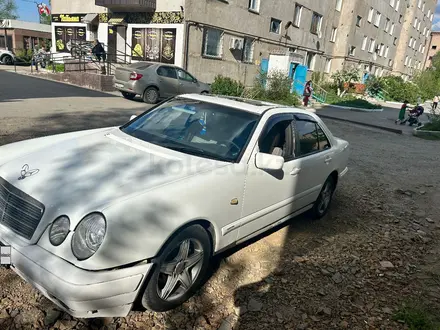 Mercedes-Benz E 230 1996 года за 2 000 000 тг. в Щучинск – фото 3