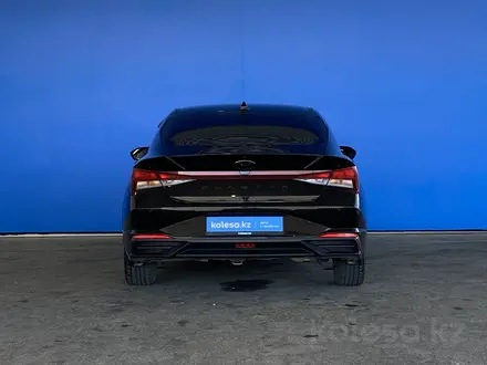 Hyundai Elantra 2022 года за 9 020 000 тг. в Шымкент – фото 4