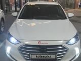 Hyundai Elantra 2018 года за 6 800 000 тг. в Астана