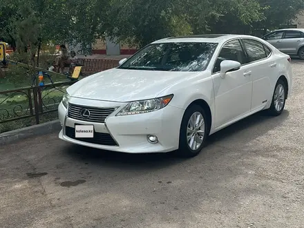 Lexus ES 300h 2015 года за 12 000 000 тг. в Астана