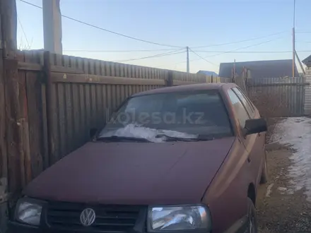 Volkswagen Vento 1993 года за 700 000 тг. в Семей