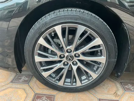 Lexus ES 250 2018 года за 18 800 000 тг. в Шымкент – фото 14