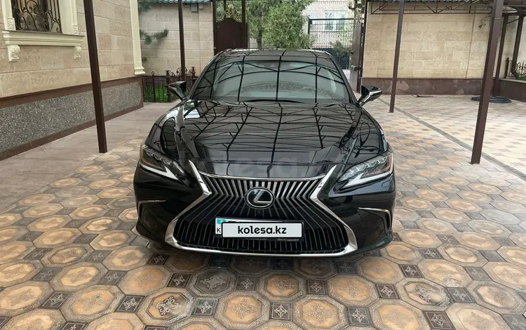 Lexus ES 250 2018 годаүшін18 800 000 тг. в Шымкент