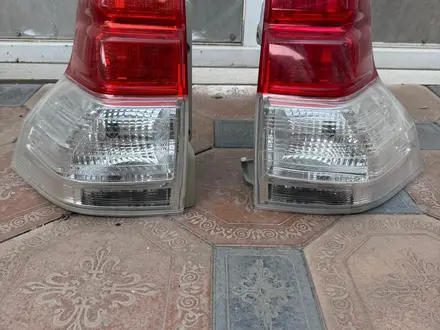 Фонарь на Прадо 150 09-13 за 45 000 тг. в Алматы