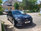 Toyota Camry 2023 годаүшін12 700 000 тг. в Астана – фото 3