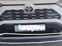 Накладка бампера на Toyota Rav 4 2021 за 33 450 тг. в Шымкент