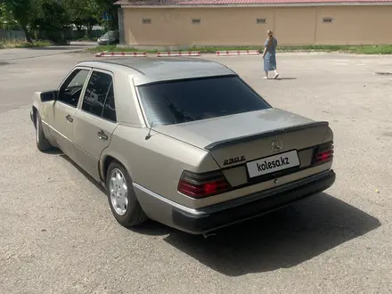 Mercedes-Benz E 230 1991 года за 1 100 000 тг. в Алматы – фото 4