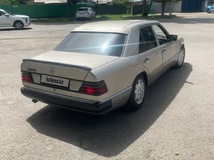 Mercedes-Benz E 230 1991 года за 1 100 000 тг. в Алматы – фото 2