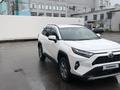 Toyota RAV4 2022 года за 16 500 000 тг. в Петропавловск – фото 2