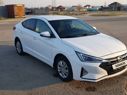 Hyundai Elantra 2019 года за 8 200 000 тг. в Тараз – фото 2