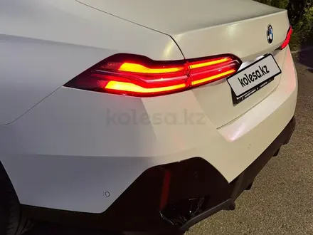 BMW 530 2025 года за 42 000 000 тг. в Алматы – фото 4
