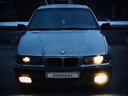 BMW 318 1993 года за 990 000 тг. в Астана – фото 2