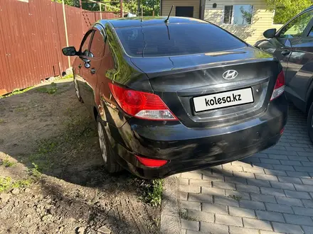 Hyundai Accent 2013 года за 3 100 000 тг. в Караганда – фото 2