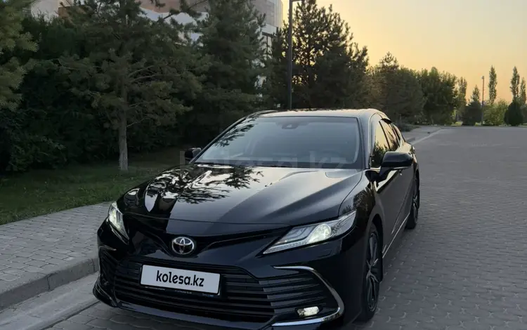 Toyota Camry 2023 года за 17 300 000 тг. в Шымкент