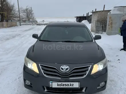 Toyota Camry 2010 года за 6 650 000 тг. в Актобе