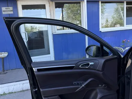 Porsche Cayenne 2014 года за 24 000 000 тг. в Астана – фото 26