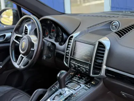 Porsche Cayenne 2014 года за 24 000 000 тг. в Астана – фото 31