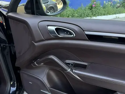 Porsche Cayenne 2014 года за 24 000 000 тг. в Астана – фото 34