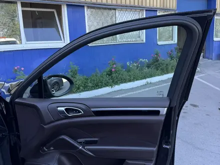 Porsche Cayenne 2014 года за 24 000 000 тг. в Астана – фото 33