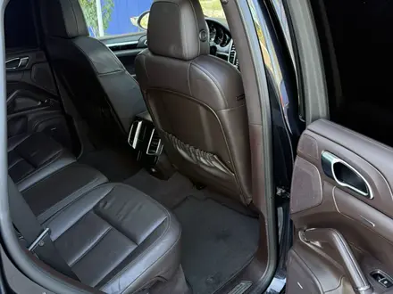 Porsche Cayenne 2014 года за 24 000 000 тг. в Астана – фото 35