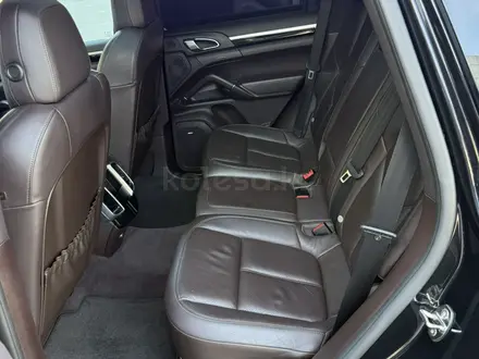 Porsche Cayenne 2014 года за 24 000 000 тг. в Астана – фото 42