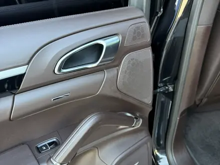 Porsche Cayenne 2014 года за 24 000 000 тг. в Астана – фото 46